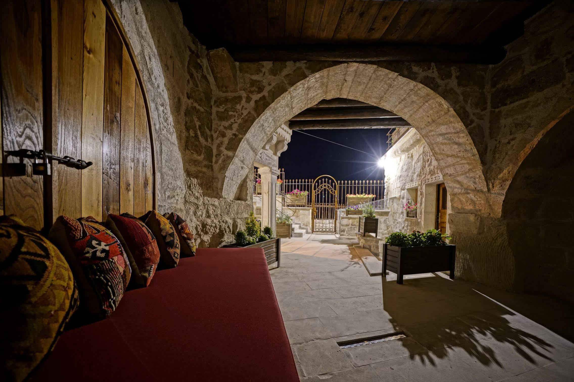 Vigneron Cave Hotel เนฟซิเฮียร์ ภายนอก รูปภาพ